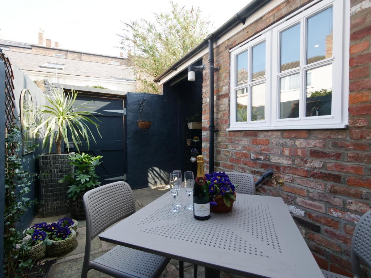 Bar Wall Cottage-City Wall Views-Sleeps 5 Γιορκ Εξωτερικό φωτογραφία